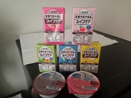 食べることの幸せ②　職員もお手伝いさせて頂きます