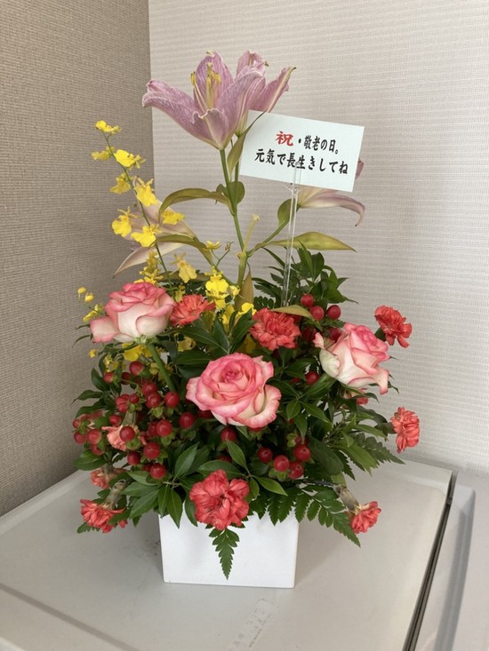お祝いのお花が届きました！
