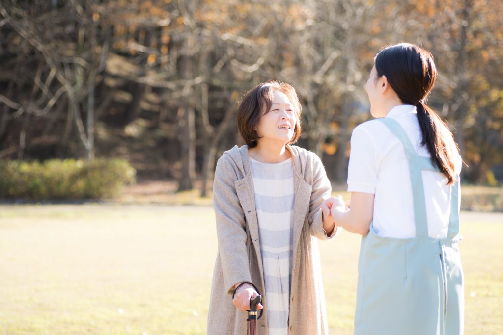 ヘルパーと老人