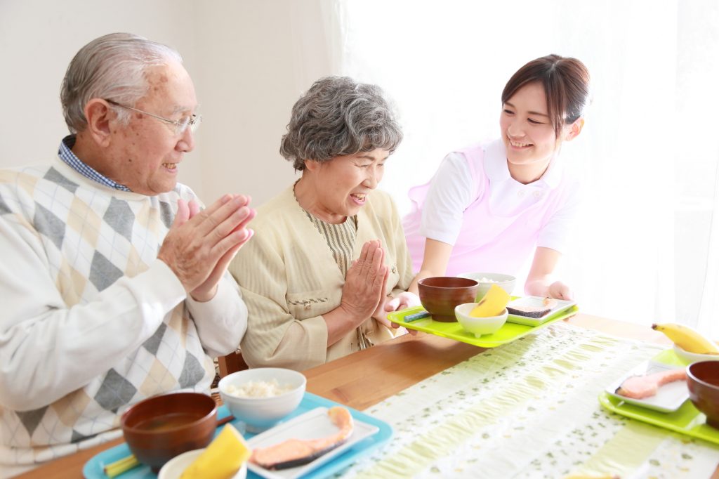 老人ホームでの食事