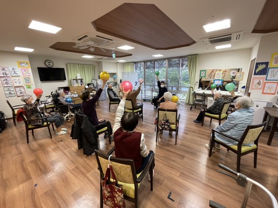 デイサービスで体操をして元気になろう！！