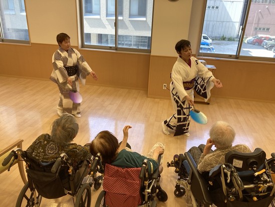 千華流の皆様による日本舞踊