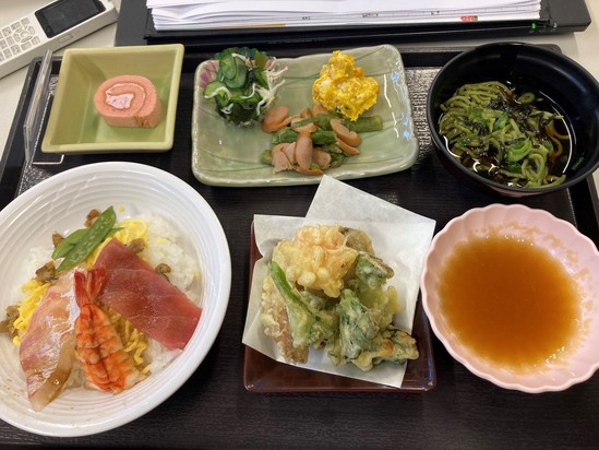 今日の昼食！！