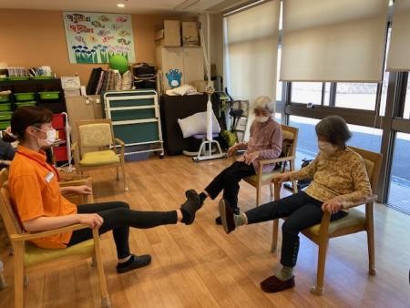 個別機能訓練の様子【デイサービス】