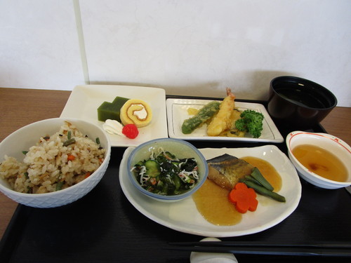 今日のランチです