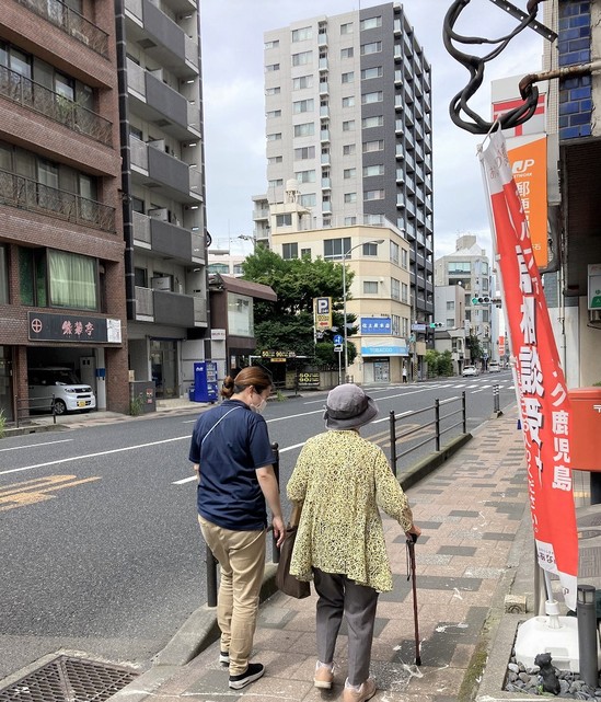 コンビニまでお出かけ