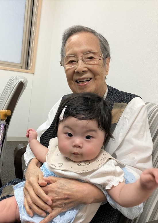 ひ孫さんと２ショット