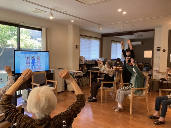 楽しく体操(*´▽｀*)