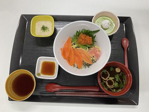 海鮮丼登場～！！