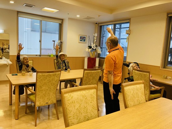 お食事前の体操！