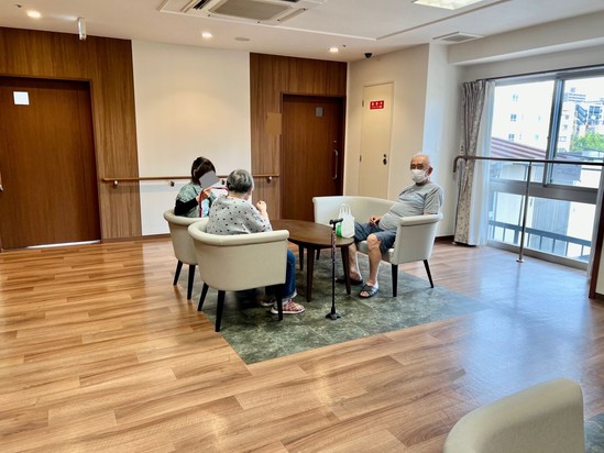 朝食後のおしゃべりタイム