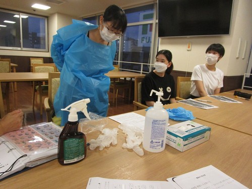 感染委員の研修【毎月ある全体会議】