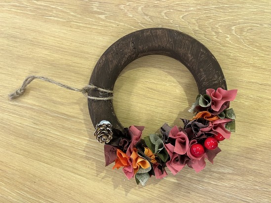 デイサービスでリース作り♪