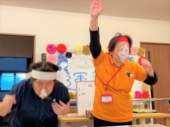 デイサービス秋の大運動会報告　番外編『スタッフ競技』