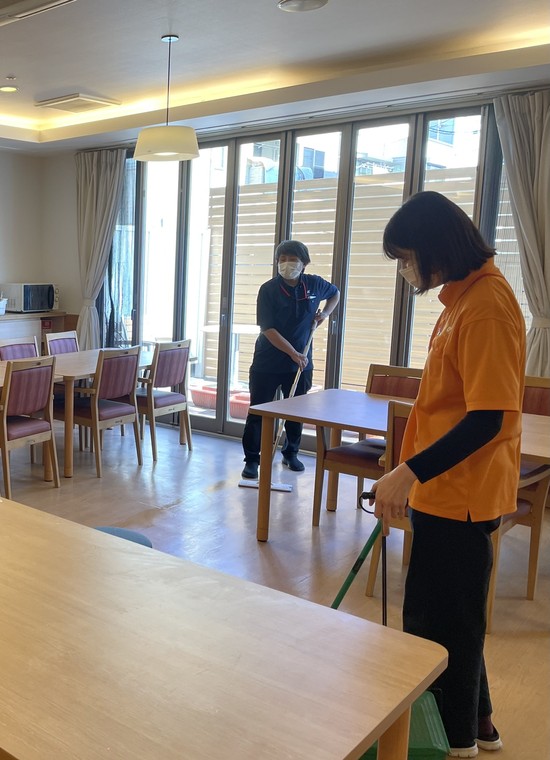 【アルファリビング広島段原】お掃除も楽しく真剣に