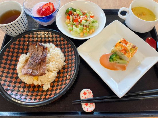 ステーキとバターの香り！