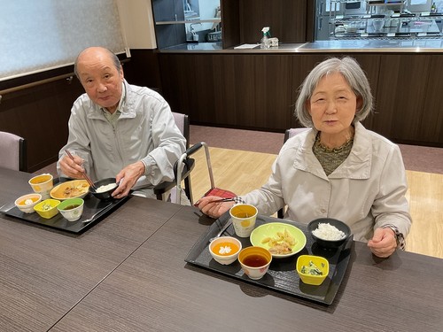 週一回の奥様とお食事