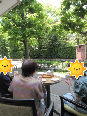 新緑を眺めながらお茶会