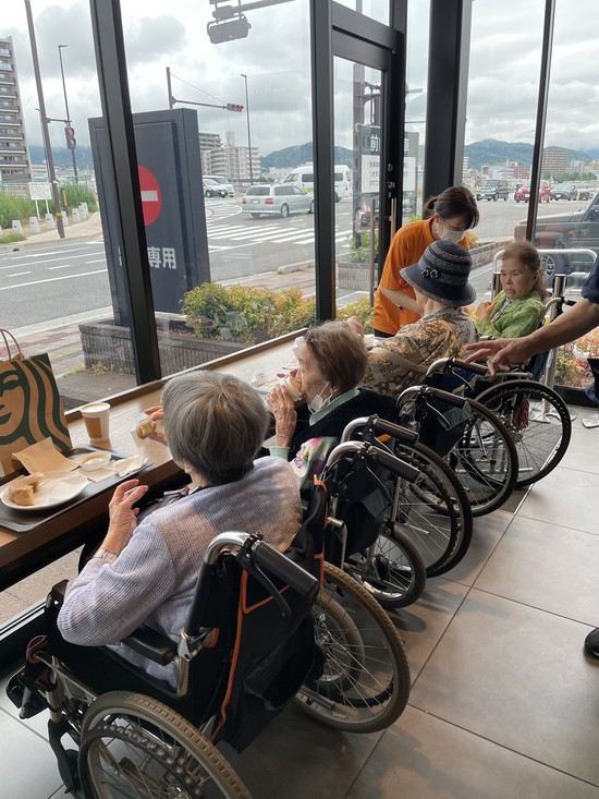 【アルファリビング広島段原】スタバにGOGO!