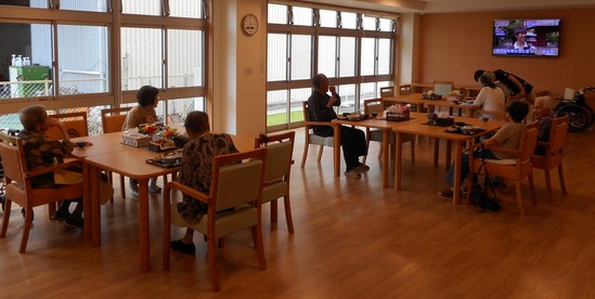 レストランがにぎやかになってきました！