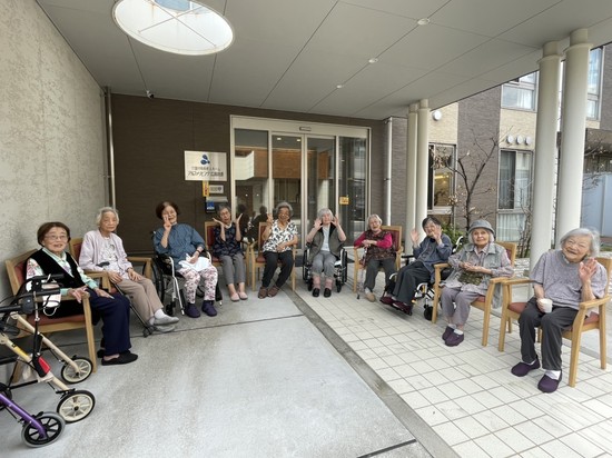 【アルファリビング広島段原】暑いけど外の空気は美味しいね