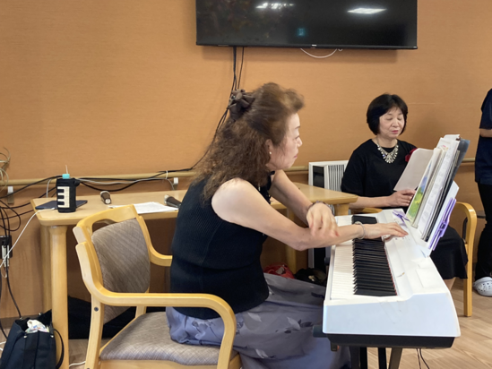敬老の日に演奏会