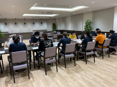 月に一度の全体会