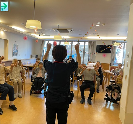 【アルファリビング広島段原】体操に活気が！