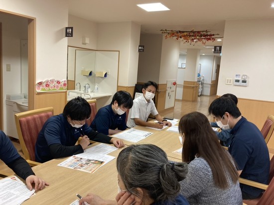 毎月の会議でサービス向上を目指して