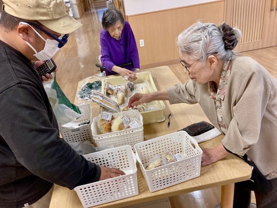 パンの移動販売『カントリーロードベーカリー』がやってきました！