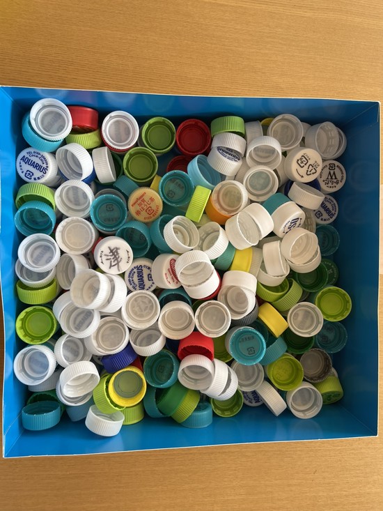 【アルファリビング広島段原】ペットボトルのキャップです　認知機能訓練①