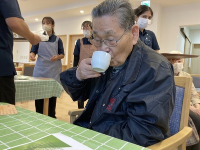 豆を挽いたら、いよいよ抽出の時間。