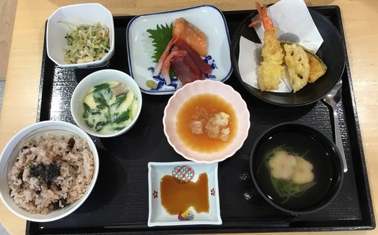 中広１４周年イベント食