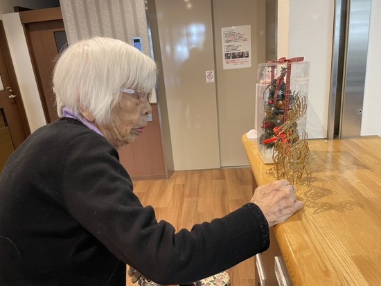 来週はクリスマス。施設内もクリスマスムードに。