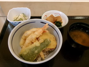 ボリュームたっぷり天丼