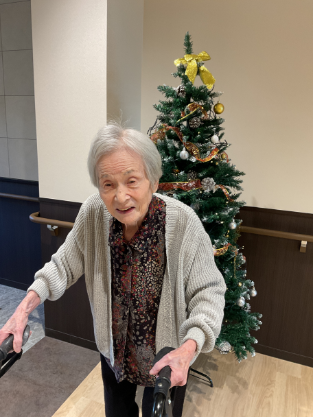 入居者様とあーなちゃん＋ツリー