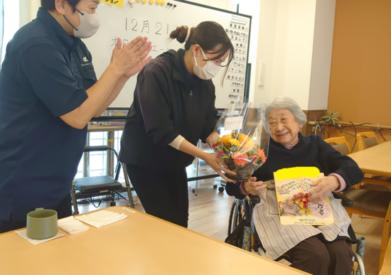 百歳おめでとう！