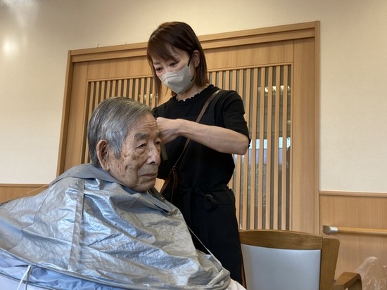 今年最初の訪問美容デーで笑顔いっぱいの一日