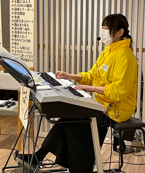 エレクトーン演奏と歌の会