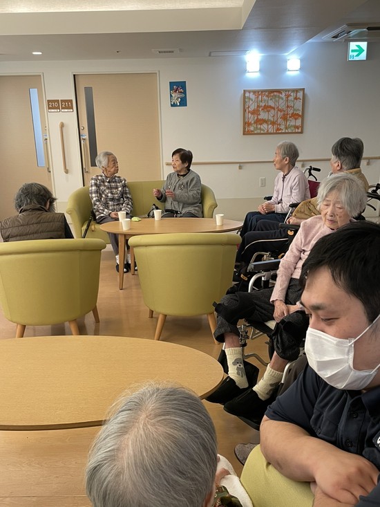 【アルファリビング広島段原】楽しいお話タイムです♪