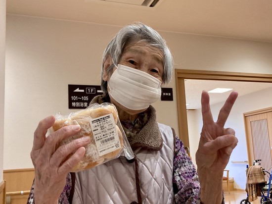 月に一度の楽しみ・移動パン屋さんが来てくださいました