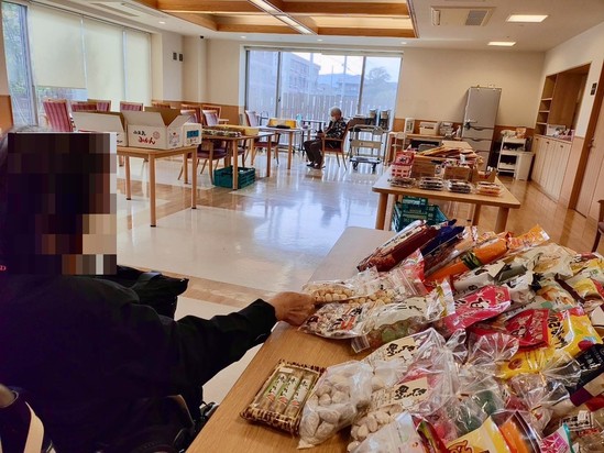 移動売店「とれとれ市」が開催されました