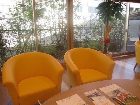 ラウンジから見える小庭