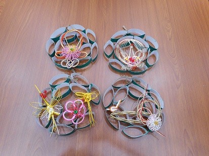 デイサービスの様子　～お正月準備編～