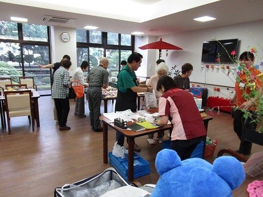 アイスを配達してくれるんですよ