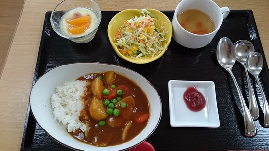 昼食【チキンカレー】