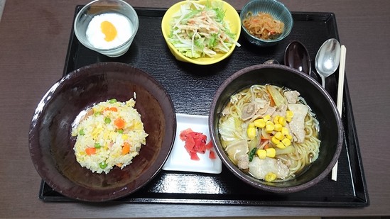 昼食【野菜たっぷり味噌ラーメン】