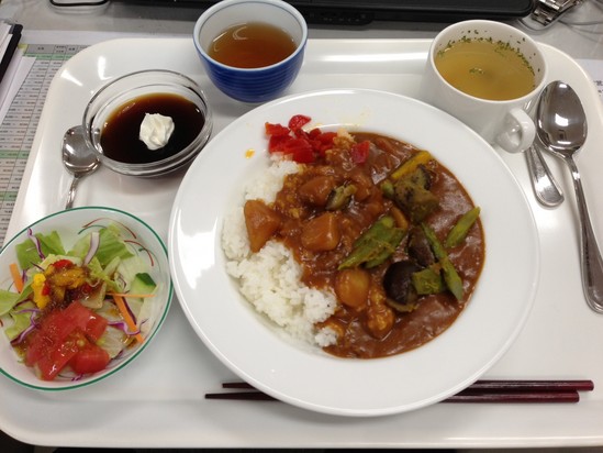 そろそろ昼食のお時間でございます。