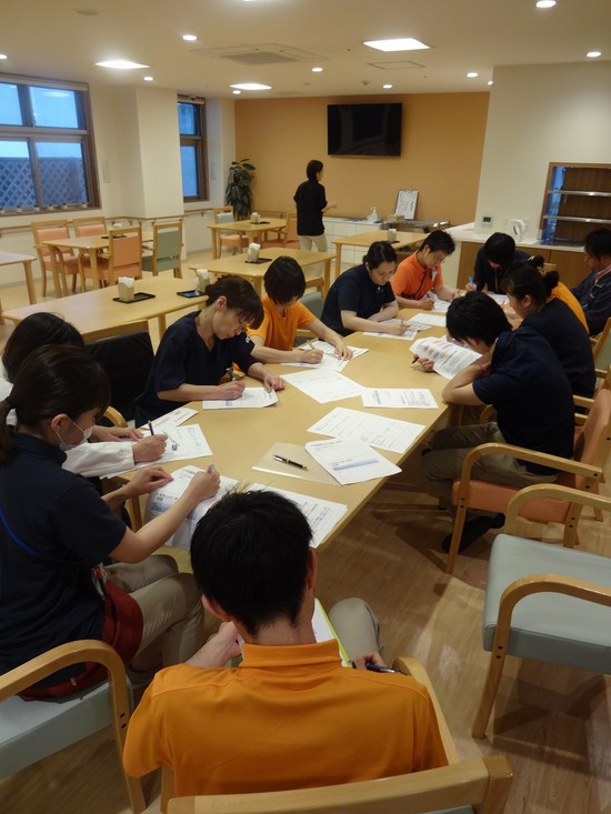 ～今月の施設内研修～