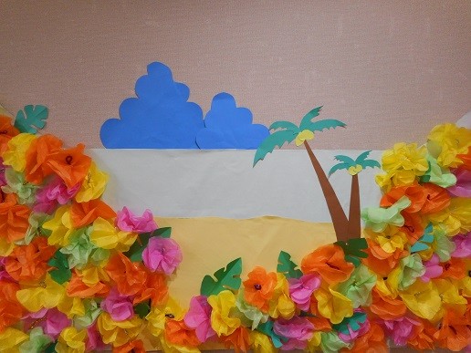 8月の壁面と音楽療法 アルファリビング岡山後楽園 スタッフブログ あなぶきの介護